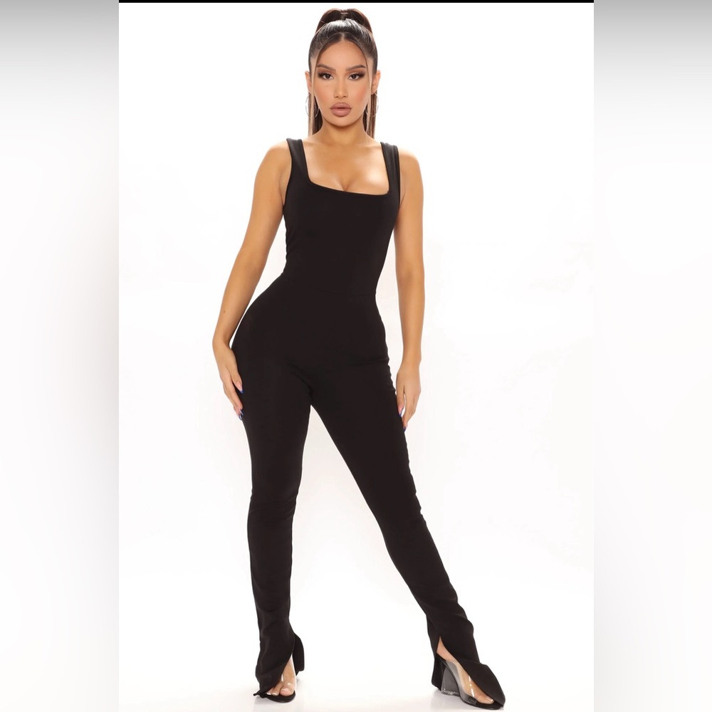 Sleeveless jumpsuit jet black